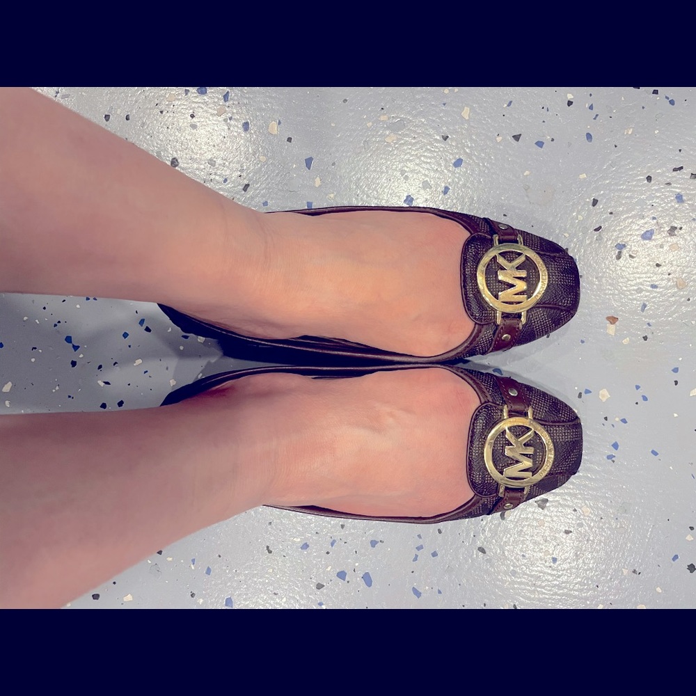Michael Kors flat size 7